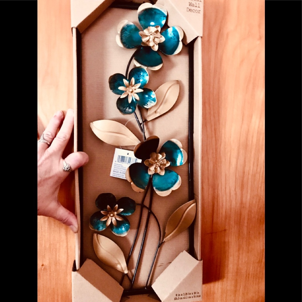 Beautiful Teal Green Floral Wall Hanging - Picture 2 of 7